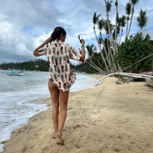 Load image into Gallery viewer, Camisa playera ABUNDANCIA 🍍